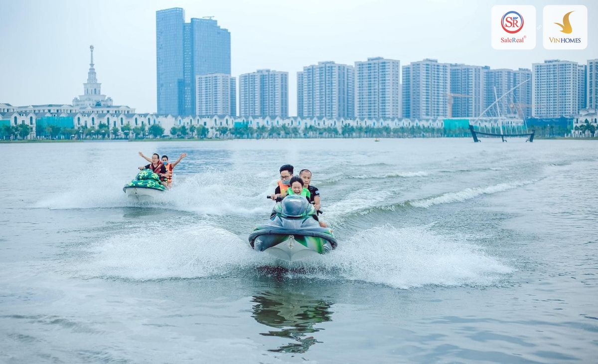 lai moto nuoc tai bien ho nuoc man vinhomes ocean park
